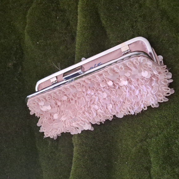 Vintage beaded dream bag with silver clasp and chain handle - Picture 3 of 4